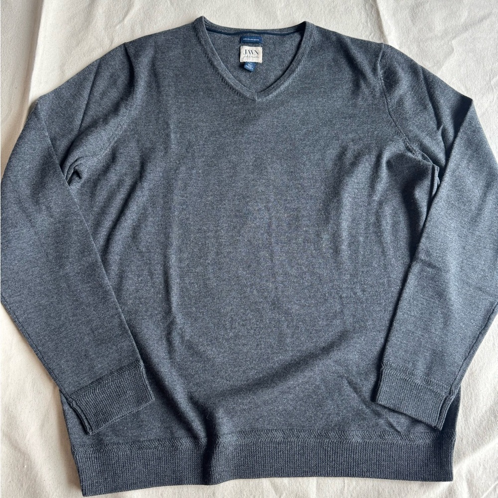 John W. Nordstrom 100% Italian Merino Wool Gray V-Neck Sweater for Men